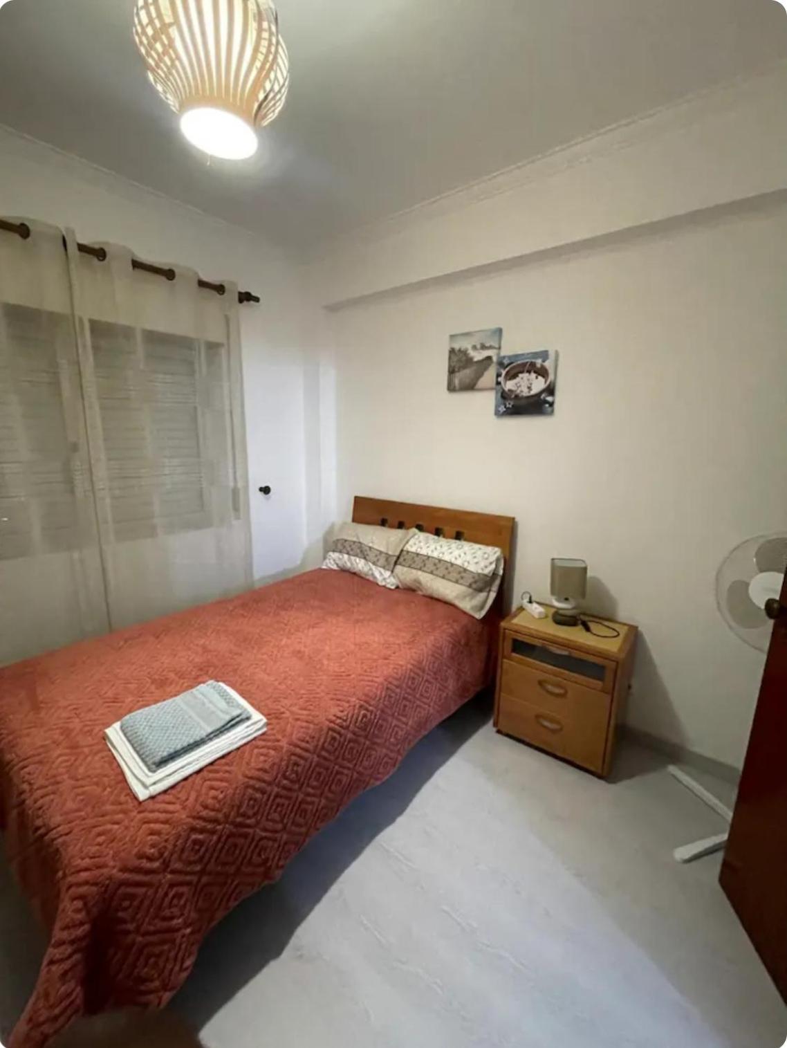 Quarto Calmo E Acolhedor Apartment Almada Luaran gambar