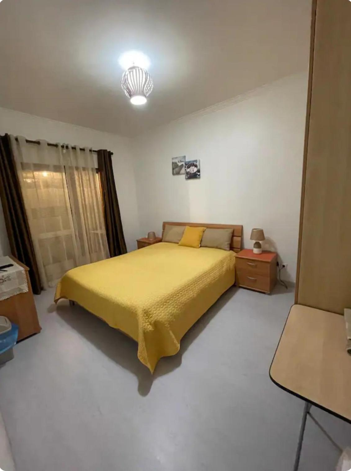 Quarto Calmo E Acolhedor Apartment Almada Luaran gambar
