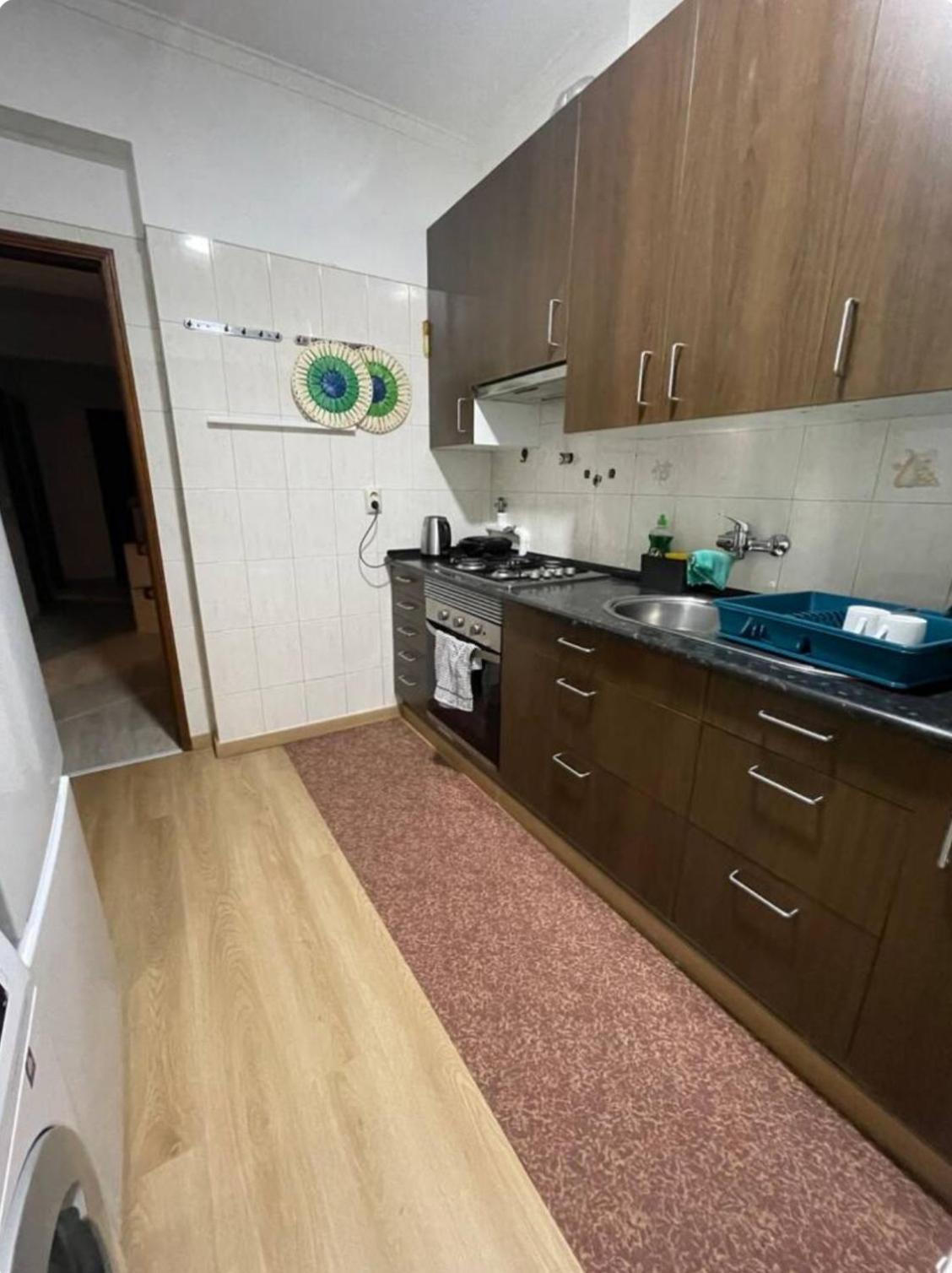 Quarto Calmo E Acolhedor Apartment Almada Luaran gambar
