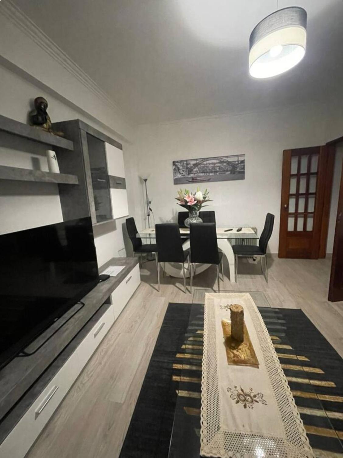 Quarto Calmo E Acolhedor Apartment Almada Luaran gambar