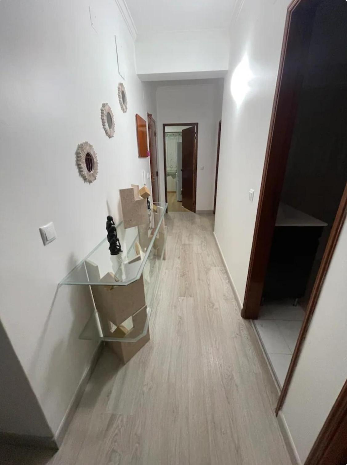 Quarto Calmo E Acolhedor Apartment Almada Luaran gambar